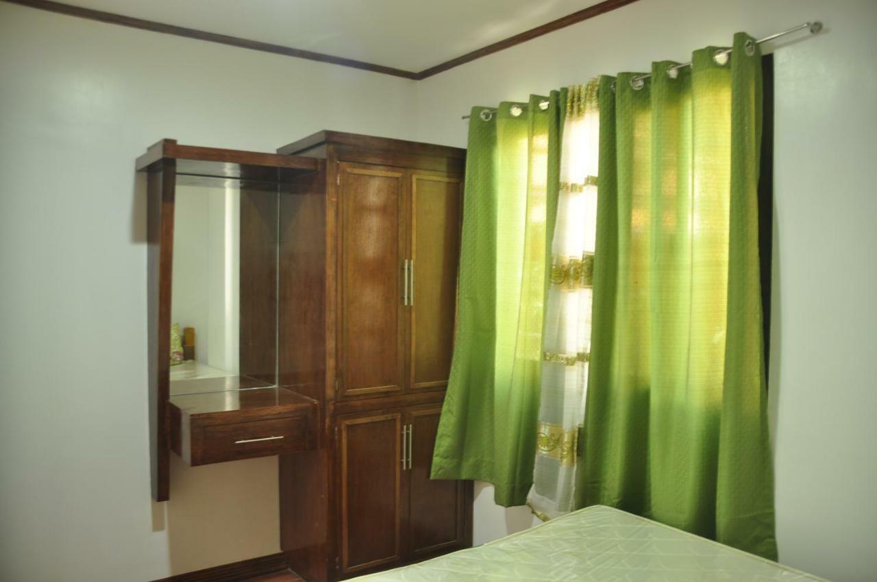 Badladz Staycation Condos Puerto Galera Exterior photo